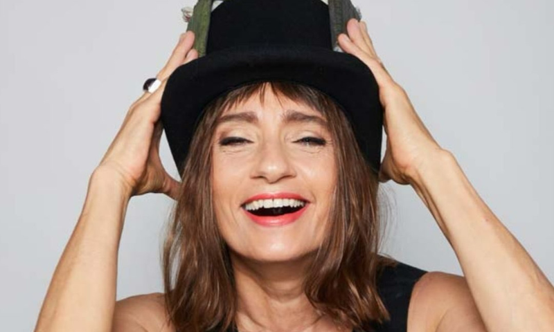 HILDA LIZARAZU EN CAFÉ BERLÍN: UN ENCUENTRO CERCANO CON UNA LEYENDA DEL ROCK ARGENTINO